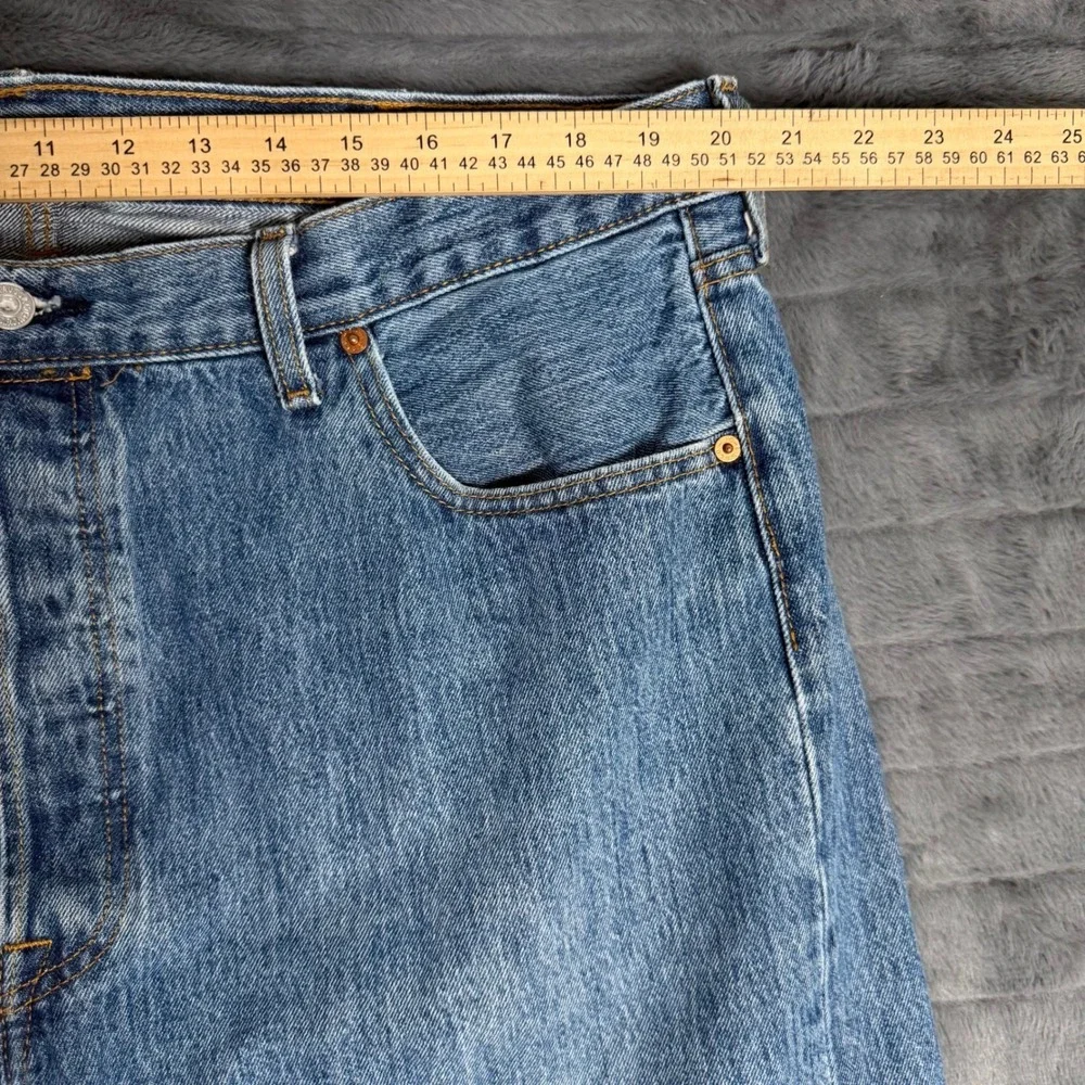 Levis 501 Original Fit Jeans Mens 42x30 Blue Denim Straight Leg Button Fly